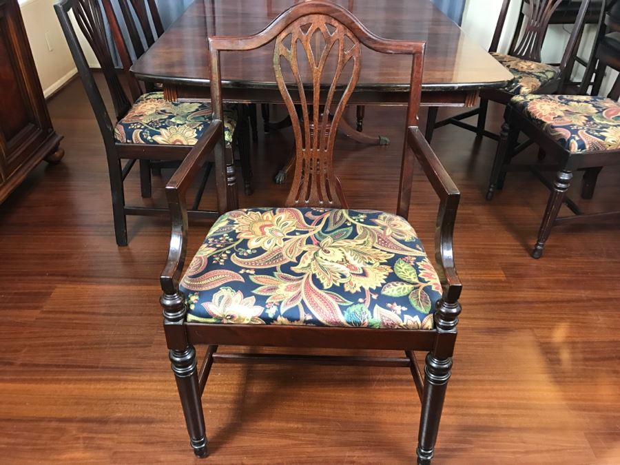Stunning Mahogany Double Pedestal Dining Table With 6 Dining Chairs (2 Armchairs) [Photo 13]