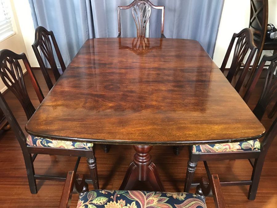 Stunning Mahogany Double Pedestal Dining Table With 6 Dining Chairs (2 Armchairs) [Photo 4]