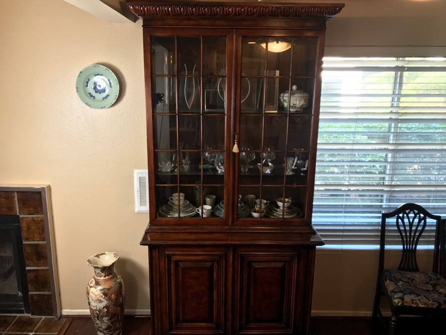 Nice Vertical 2-Piece China Cabinet With Lighting [Photo 1]