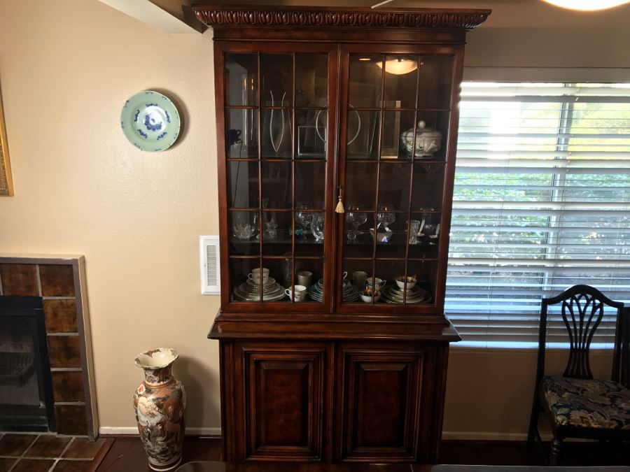 Nice Vertical 2-Piece China Cabinet With Lighting [Photo 2]