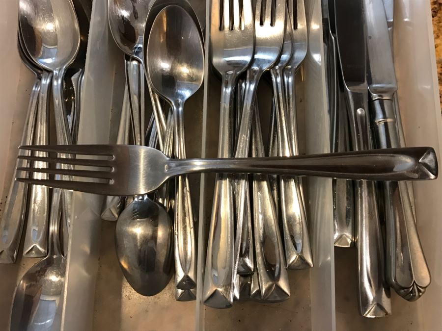 ONEIDA Stainless Steel Flatware Set [Photo 5]