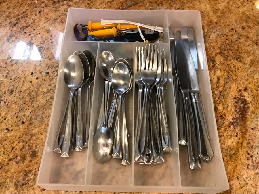 ONEIDA Stainless Steel Flatware Set [Photo 6]