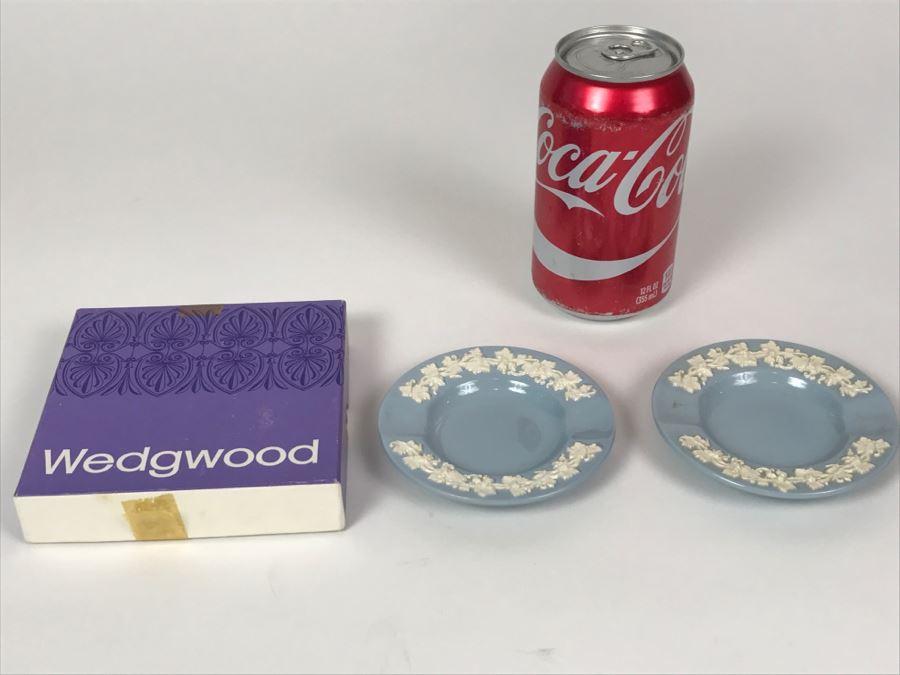 Pair Of Wedgwood Blue And White Ashtrays With Original Box [Photo 1]