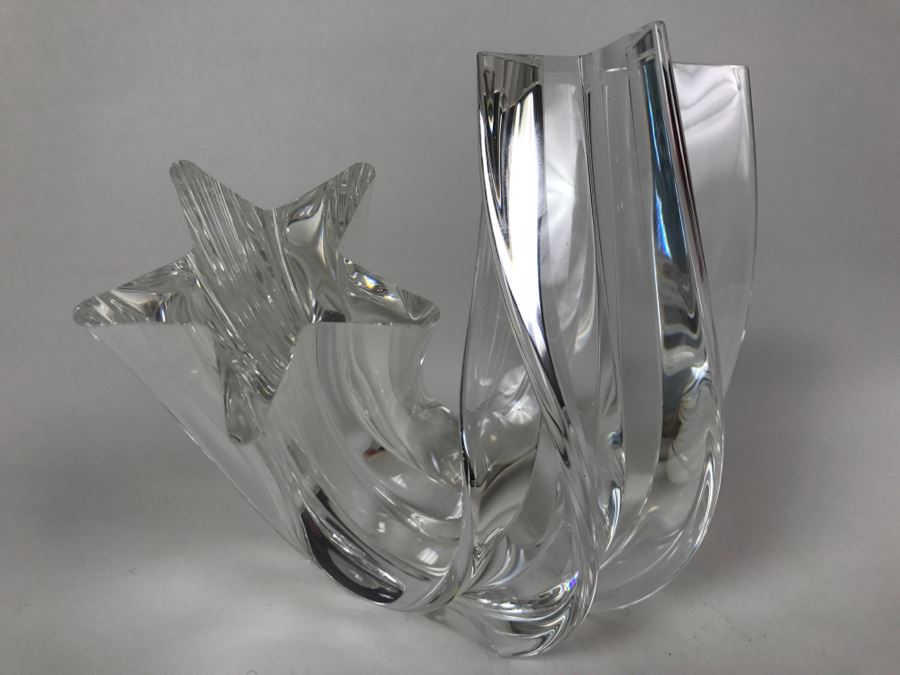 Vintage STEUBEN Crystal 'Star Stream' #8567 By Neil Cohen ~ 5 1/2' x 5' - Slight Chip On Bottom (Not Visible) As Shown In Photos [Photo 5]