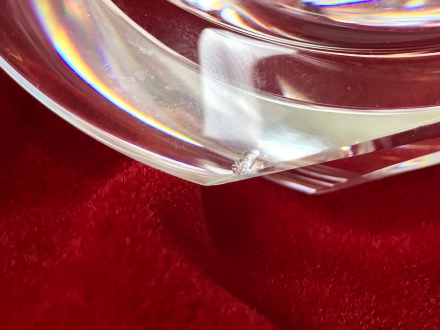 Vintage STEUBEN Crystal 'Star Stream' #8567 By Neil Cohen ~ 5 1/2' x 5' - Slight Chip On Bottom (Not Visible) As Shown In Photos [Photo 15]