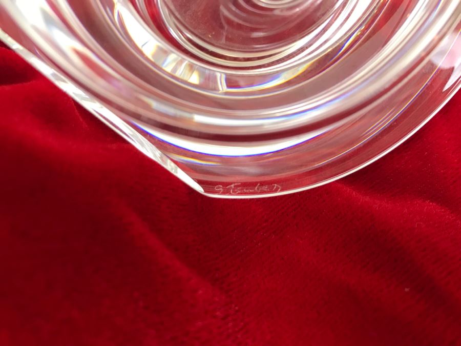 Vintage STEUBEN Crystal 'Star Stream' #8567 By Neil Cohen ~ 5 1/2' x 5' - Slight Chip On Bottom (Not Visible) As Shown In Photos [Photo 12]