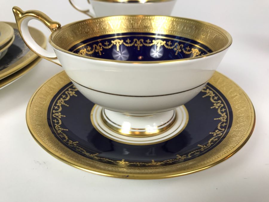 Aynsley Made In England Fine English Bone China Georgian Cobalt 7348 5-Piece China Service For 2 (Missing One Plate) [Photo 4]