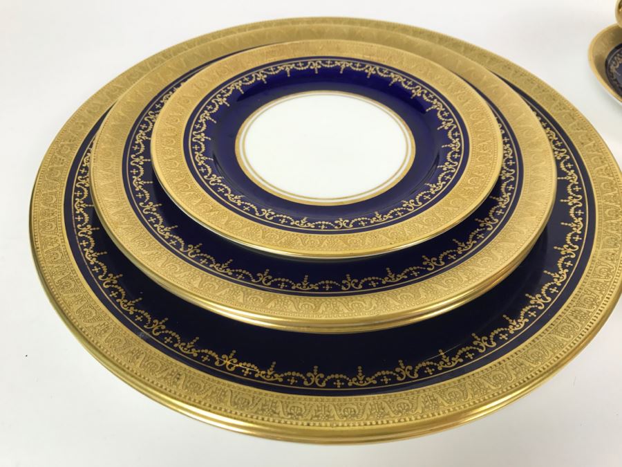 Aynsley Made In England Fine English Bone China Georgian Cobalt 7348 5-Piece China Service For 2 (Missing One Plate) [Photo 5]