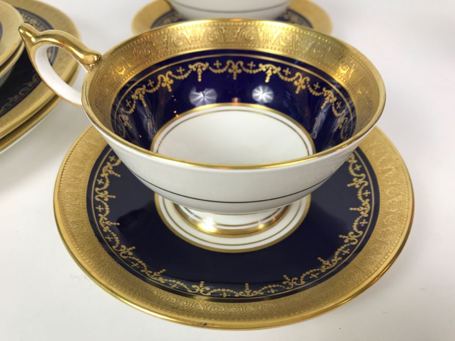 Aynsley Made In England Fine English Bone China Georgian Cobalt 7348 5-Piece China Service For 2 (Missing One Plate) [Photo 2]