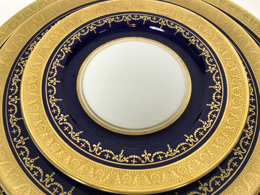 Aynsley Made In England Fine English Bone China Georgian Cobalt 7348 5-Piece China Service For 2 (Missing One Plate) [Photo 7]