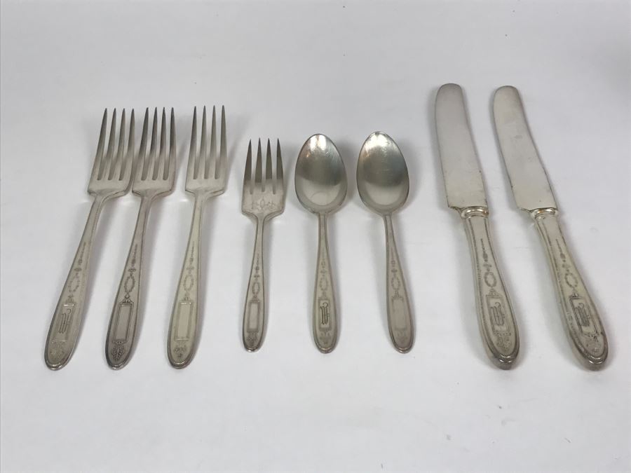 8-Piece Community Plate Silver Plate Flatware [Photo 2]