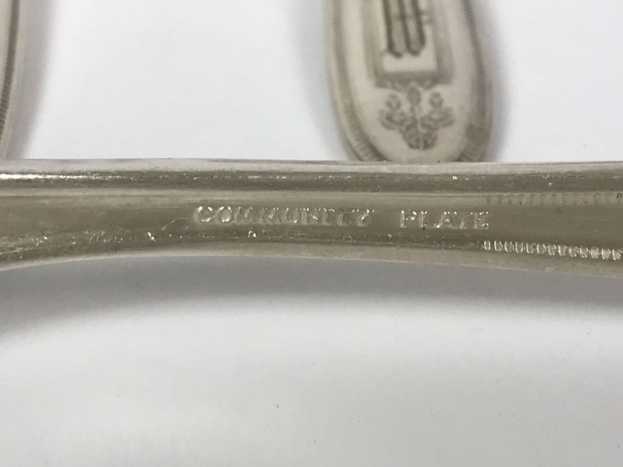 8-Piece Community Plate Silver Plate Flatware [Photo 8]