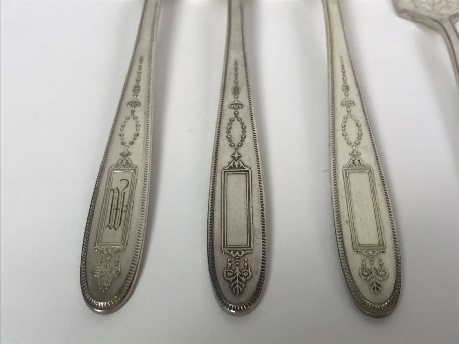 8-Piece Community Plate Silver Plate Flatware [Photo 4]