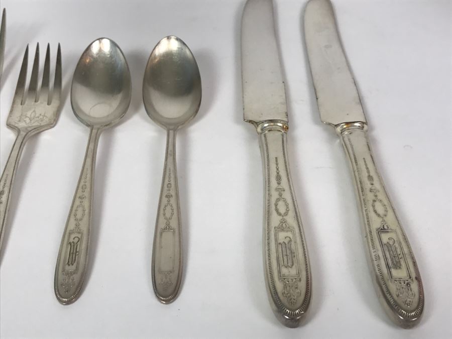 8-Piece Community Plate Silver Plate Flatware [Photo 6]