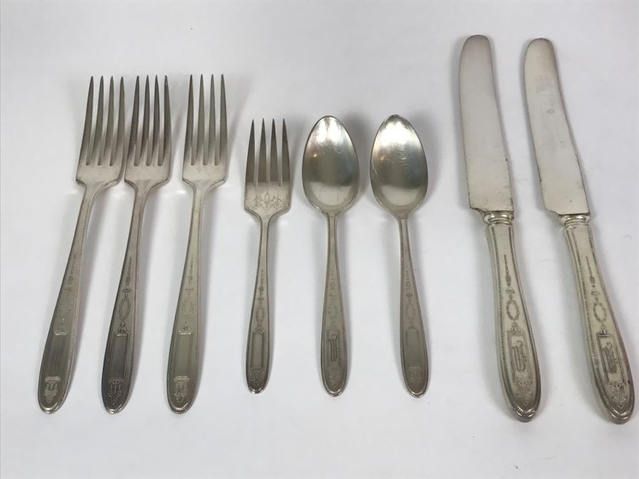 8-Piece Community Plate Silver Plate Flatware [Photo 3]