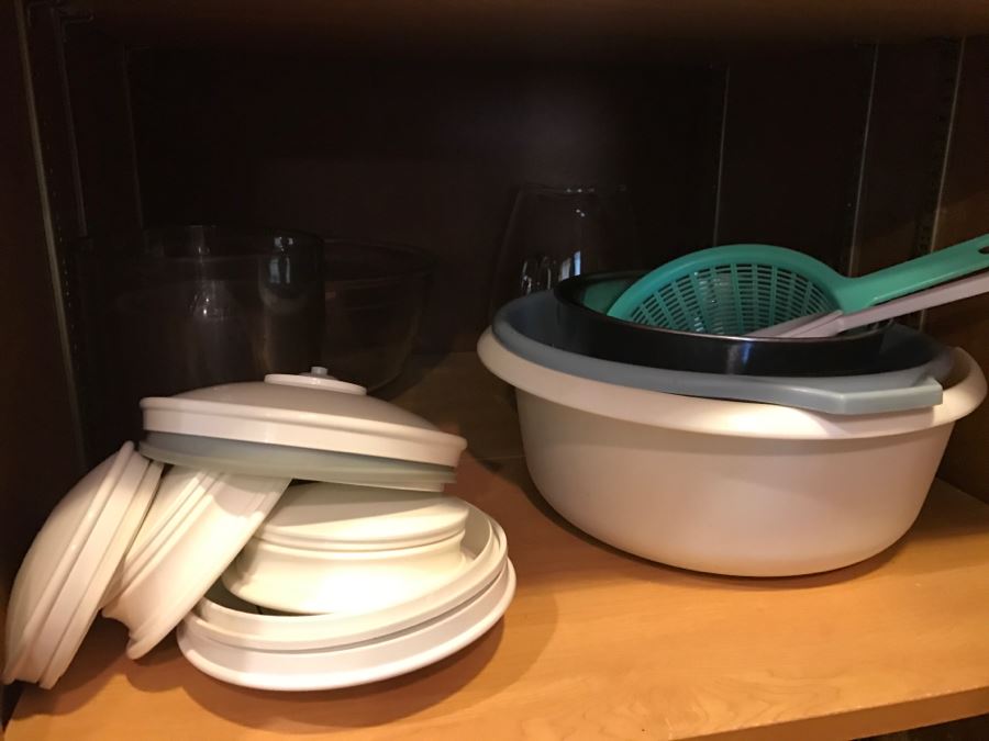 Huge Cabinet Lot Of Appliances, Glass Pyrex Bakeware, SS Teapot, Glass Tumbler Set, Magic Bullet, Mason Jars, Wooden Salad Bowl Set And More (See All Photos) [Photo 25]