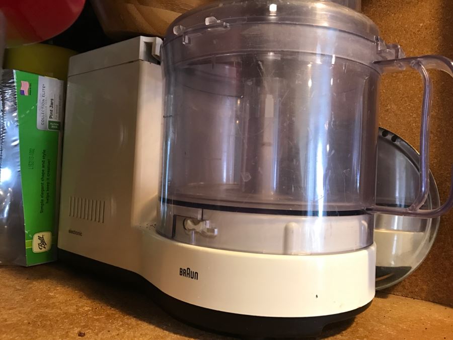 Huge Cabinet Lot Of Appliances, Glass Pyrex Bakeware, SS Teapot, Glass Tumbler Set, Magic Bullet, Mason Jars, Wooden Salad Bowl Set And More (See All Photos) [Photo 35]