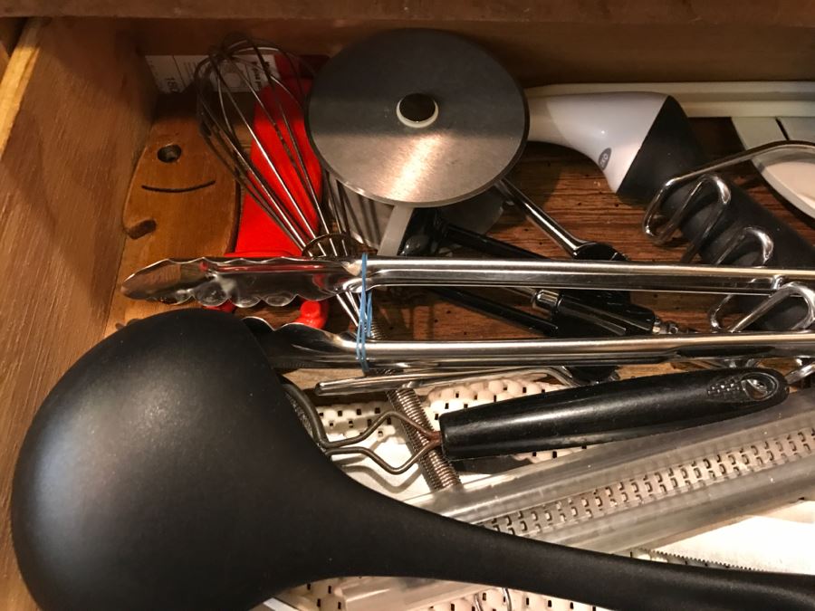 Lot Of Utensils And Knives [Photo 4]