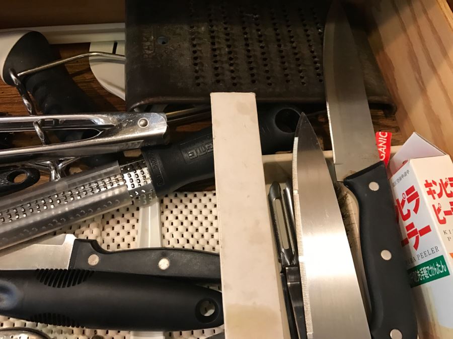 Lot Of Utensils And Knives [Photo 6]
