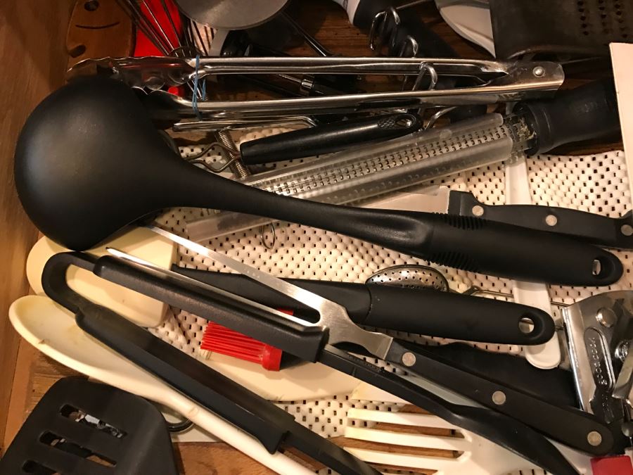 Lot Of Utensils And Knives [Photo 3]