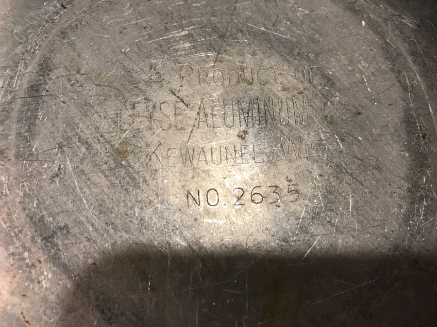 Large Stainless Steel Mixing Salad Bowl And Large Aluminum Pan With Lid [Photo 5]