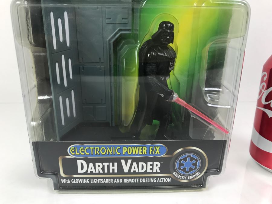 STAR WARS The Power Of The Force Darth Vader Electronic Power F/X Kenner Hasbro 1996 New On Card [Photo 2]
