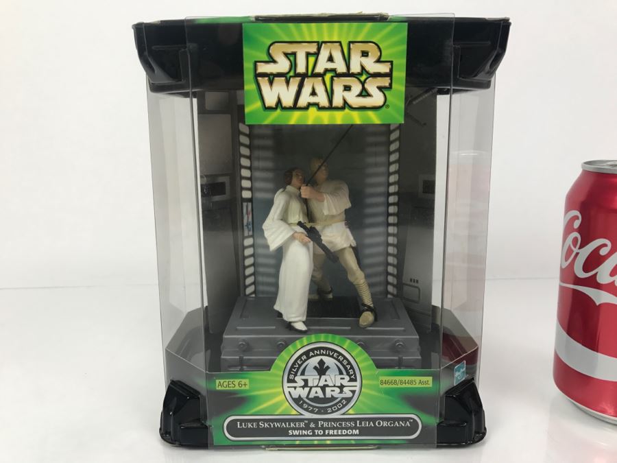 STAR WARS Silver Anniversary Edition Luke Skywalker and Princess Leia Organa Swing to Freedom Hasbro 2001 84668/84485 New In Box [Photo 1]