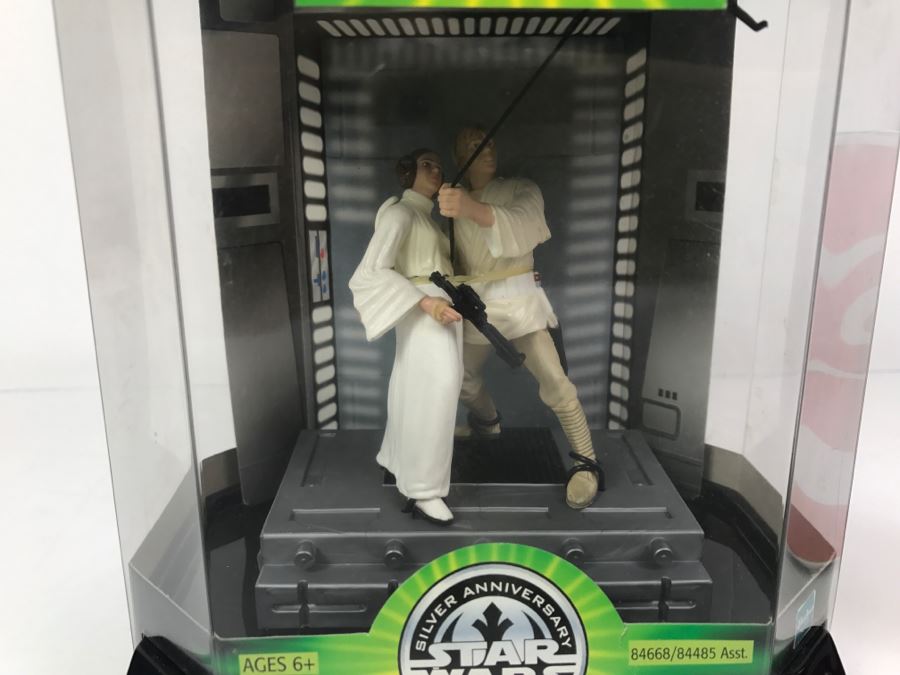 STAR WARS Silver Anniversary Edition Luke Skywalker and Princess Leia Organa Swing to Freedom Hasbro 2001 84668/84485 New In Box [Photo 3]