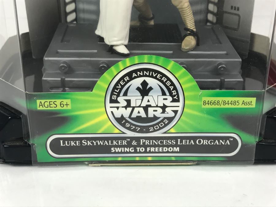 STAR WARS Silver Anniversary Edition Luke Skywalker and Princess Leia Organa Swing to Freedom Hasbro 2001 84668/84485 New In Box [Photo 5]