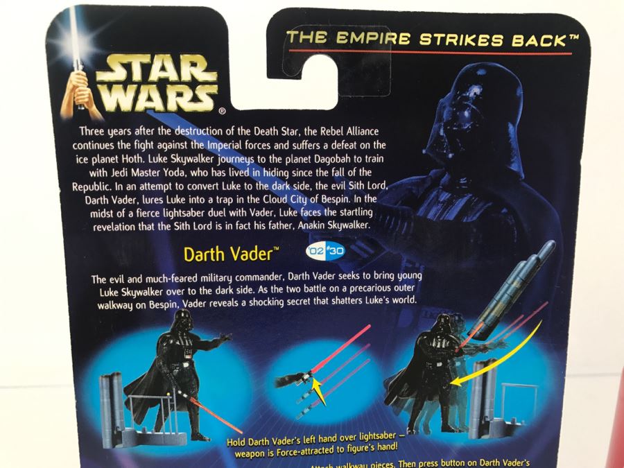 STAR WARS The Empire Strikes Back Darth Vader With Slashing Light Saber Attack Collection 1 Hasbro 2001 New On Card [Photo 9]
