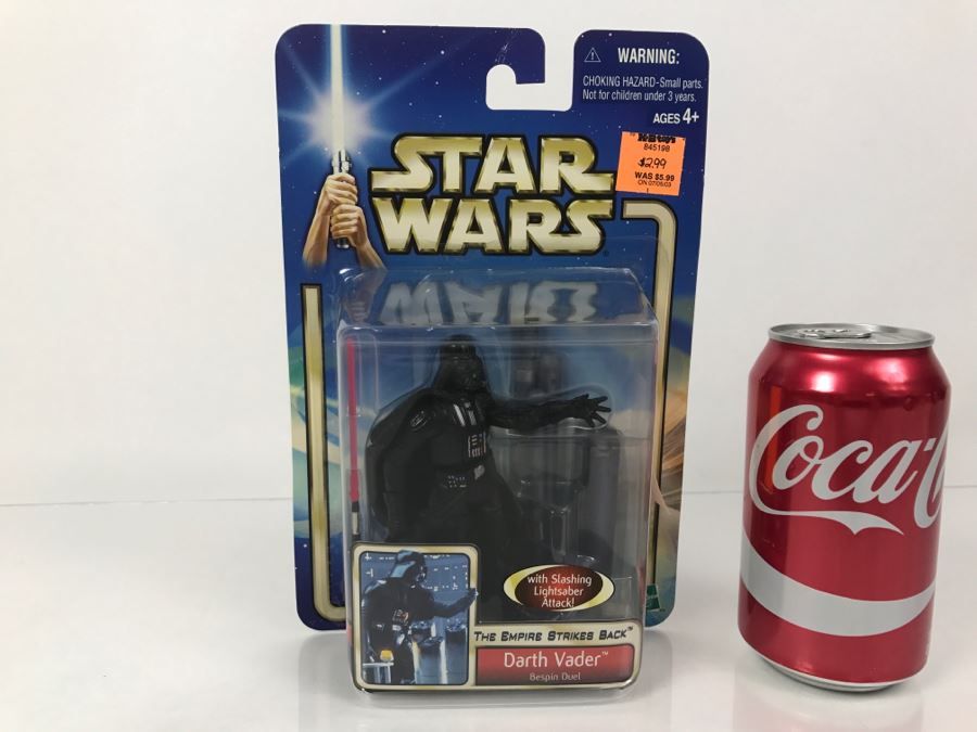 STAR WARS The Empire Strikes Back Darth Vader With Slashing Light Saber Attack Collection 1 Hasbro 2001 New On Card [Photo 1]