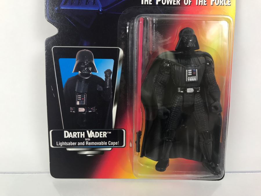 STAR WARS The Power Of The Force Darth Vader With Lightsaber And Removable Cape Kenner Tonka Hasbro 1995  69570/69572 New On Card [Photo 4]