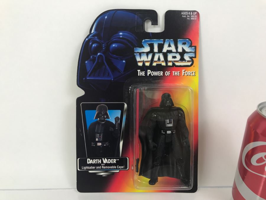 STAR WARS The Power Of The Force Darth Vader With Lightsaber And Removable Cape Kenner Tonka Hasbro 1995  69570/69572 New On Card [Photo 1]