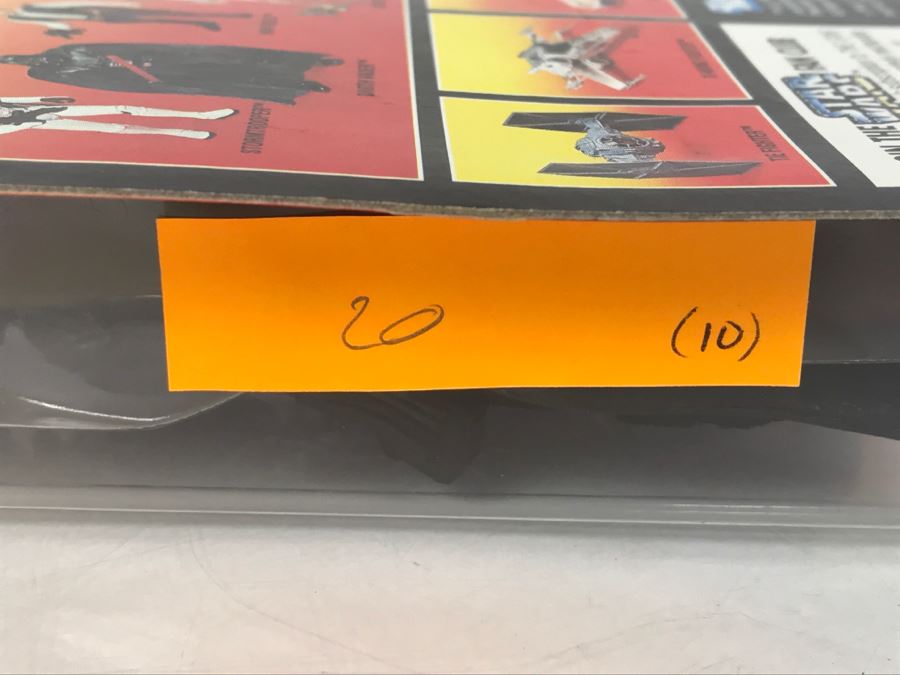 STAR WARS The Power Of The Force Darth Vader With Lightsaber And Removable Cape Kenner Tonka Hasbro 1995  69570/69572 New On Card [Photo 14]