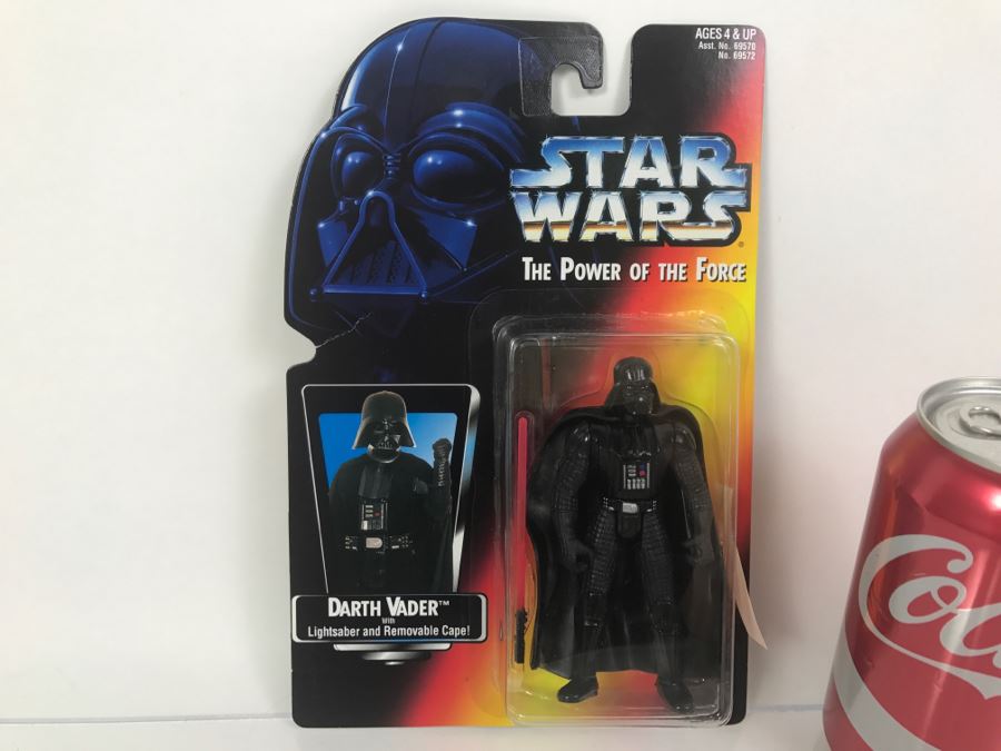 STAR WARS The Power Of The Force Darth Vader With Lightsaber And Removable Cape Kenner Tonka Hasbro 1995  69570/69572 New On Card