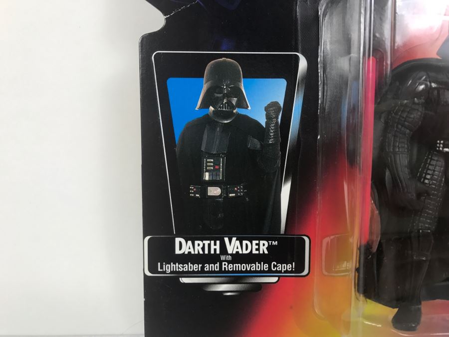 STAR WARS The Power Of The Force Darth Vader With Lightsaber And Removable Cape Kenner Tonka Hasbro 1995  69570/69572 New On Card [Photo 7]
