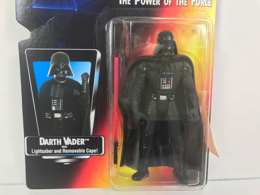 STAR WARS The Power Of The Force Darth Vader With Lightsaber And Removable Cape Kenner Tonka Hasbro 1995  69570/69572 New On Card [Photo 4]