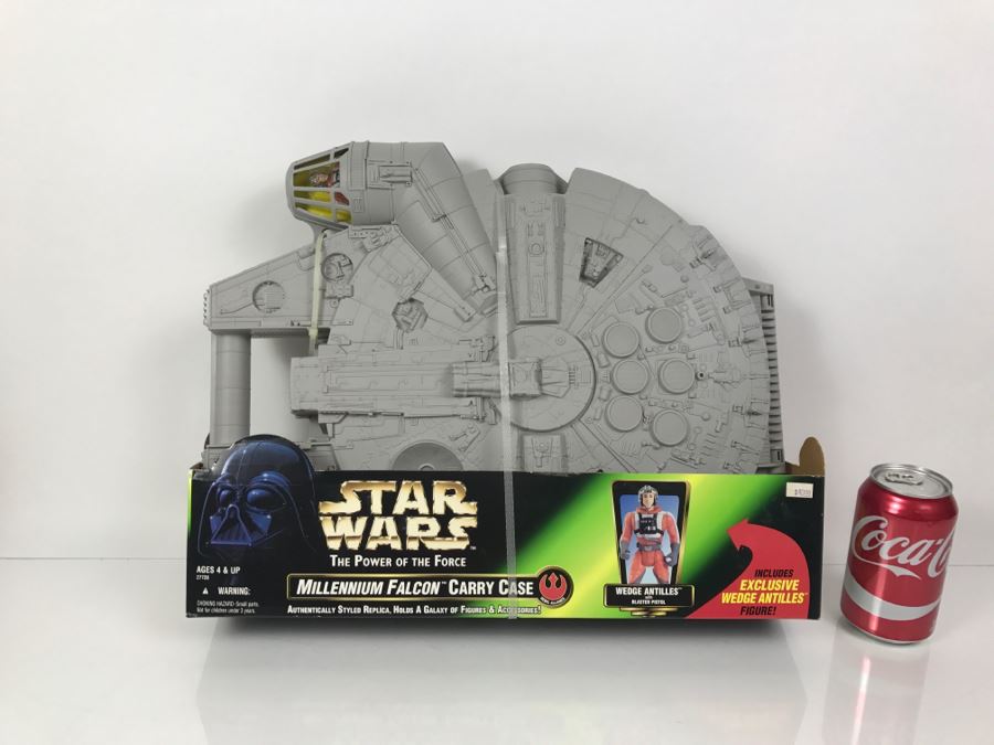 STAR WARS The Power Of The Force Millennium Falcon Carry Case With Wedge Antilles Kenner Hasbro 1997 New In Box [Photo 2]