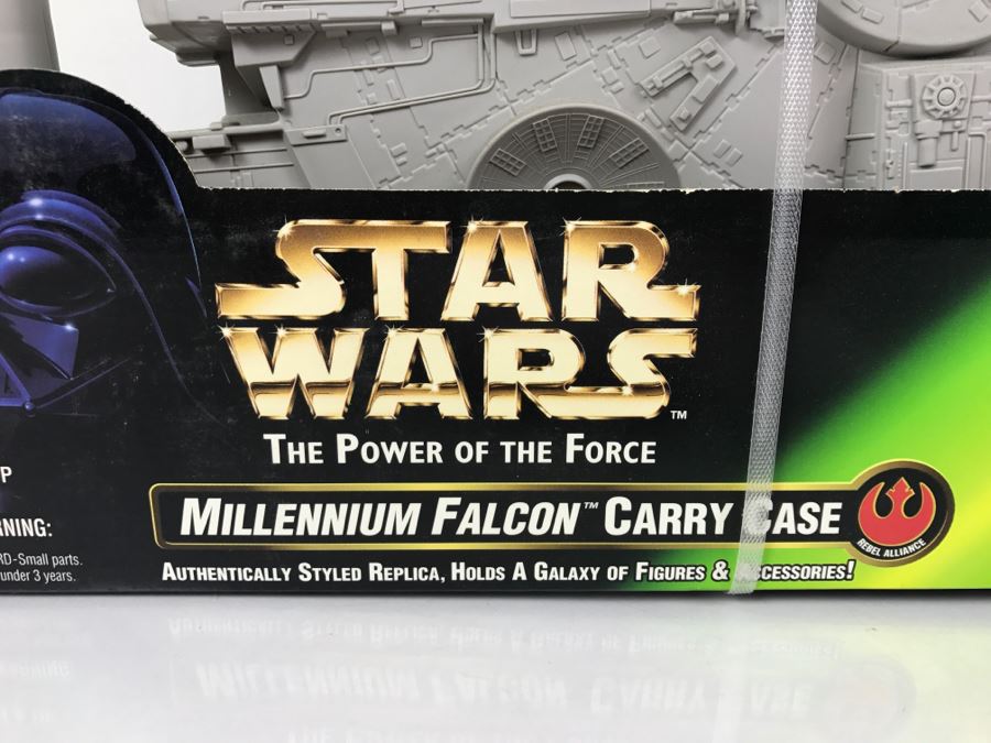 STAR WARS The Power Of The Force Millennium Falcon Carry Case With Wedge Antilles Kenner Hasbro 1997 New In Box [Photo 4]