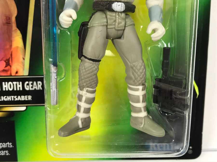 STAR WARS The Power Of The Force Luke Skywalker In Hoth Gear With Blaster Pistol and Lightsaber Collection 2 Kenner Hasbro 1996 69605/69619 New On Card [Photo 6]