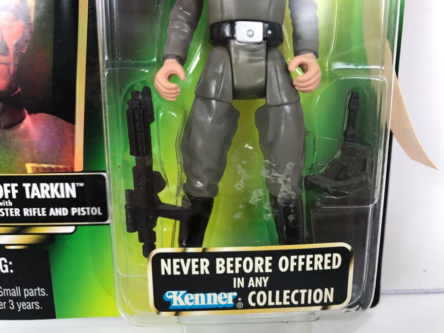 STAR WARS The Power Of The Force Grand Moff Tarkin With Imperial Issue Blaster Rifle And Pistol Collection 3 Kenner Hasbro 1996 69705/69702 New On Card [Photo 6]