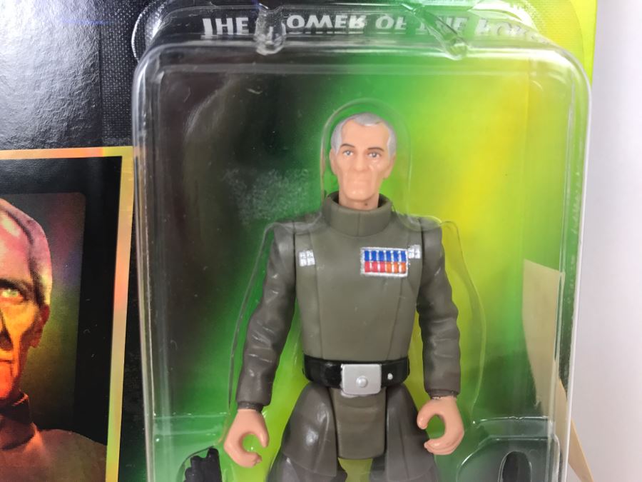 STAR WARS The Power Of The Force Grand Moff Tarkin With Imperial Issue Blaster Rifle And Pistol Collection 3 Kenner Hasbro 1996 69705/69702 New On Card [Photo 5]
