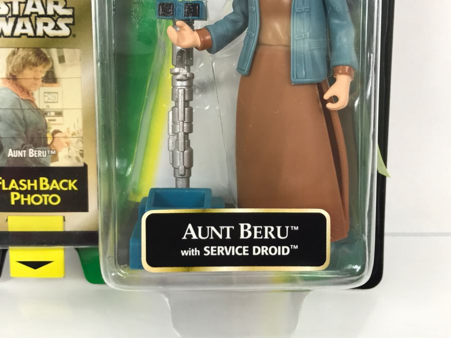STAR WARS Episode 1 Aunt Beru With Service Droid Flashback Photo Hasbro 1998 69680/84049 New On Card [Photo 6]