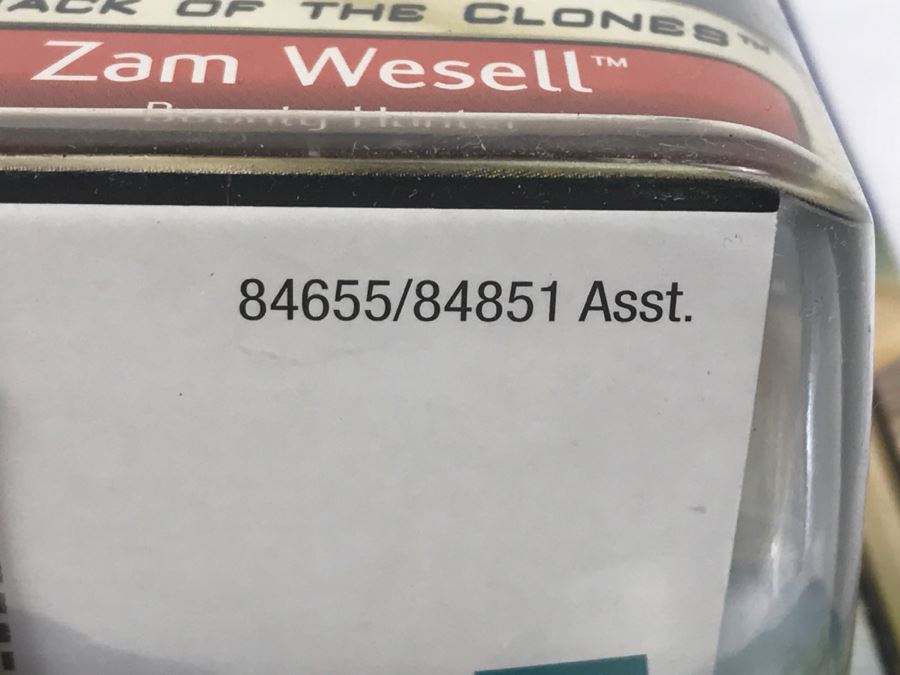 STAR WARS Attack of the Clones Zam Wesell Bounty Hunter #18 Collection 1 Hasbro 2002 84655/84851 New On Card [Photo 14]