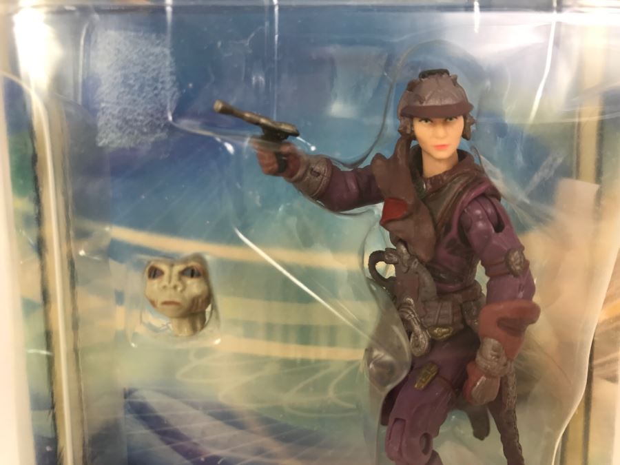 STAR WARS Attack of the Clones Zam Wesell Bounty Hunter #18 Collection 1 Hasbro 2002 84655/84851 New On Card [Photo 4]