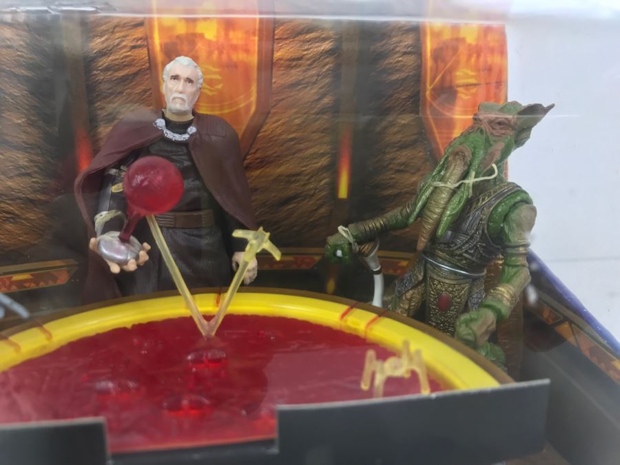 STAR WARS Attack Of The Clones Geonosian War Chamber Poggle The Lesser Count Dooku San Hill Hasbro 2003 84980/84997 New In Box [Photo 6]