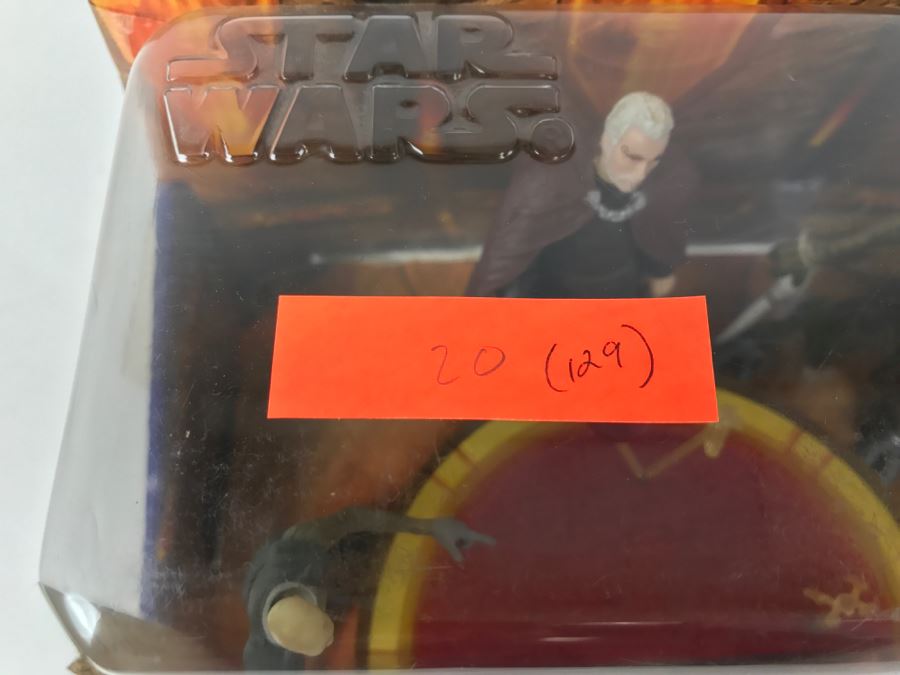 STAR WARS Attack Of The Clones Geonosian War Chamber Poggle The Lesser Count Dooku San Hill Hasbro 2003 84980/84997 New In Box [Photo 15]