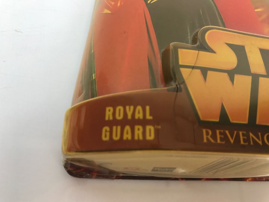 STAR WARS Revenge Of The Sith Senate Security Royal Guard Red 23 Collection 2 Hasbro 2005 85295/85174  New On Card [Photo 6]