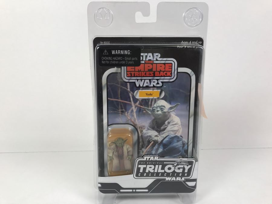 STAR WARS The Original Trilogy Collection The Empire Strikes Back Yoda Hasbro 2004 85237 New On Card