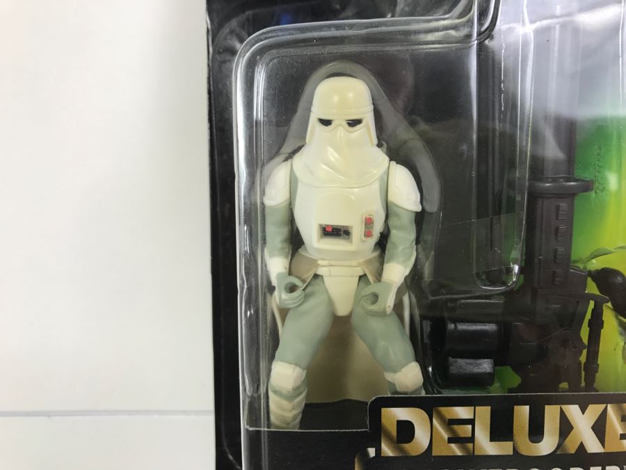 STAR WARS Deluxe Snowtrooper With E-Web Heavy Repeating Blaster Features Swivel Turret And Firing Laser Missile Kenner Hasbro 1996 New On Card [Photo 4]